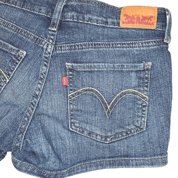 Levi's  Jean shorts - Picture 3 of 6
